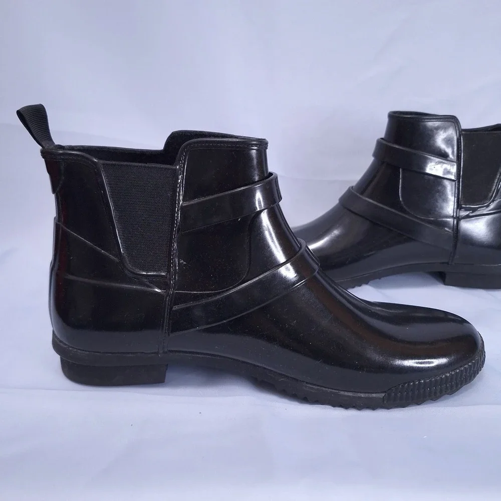 Cougar‎ Black Rubber Ankle Chelsea Rain Boots Women 8 Glossy Buckle Waterproof